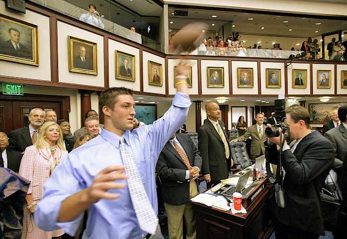 2008-Tim-Tebow-Tallahasse-Capitol.jpg